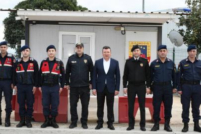 Kaymakam Şahin, güvenlik güçleri ve vatandaşlarla bayramlaştı