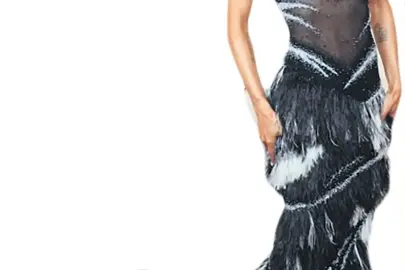 Kırmızı halı lüks modanın savaş alanı