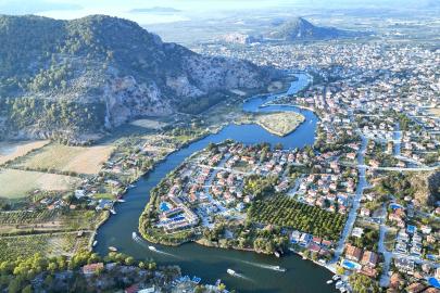 Labirent şeklindeki Dalyan Kanalı dronla görüntülendi