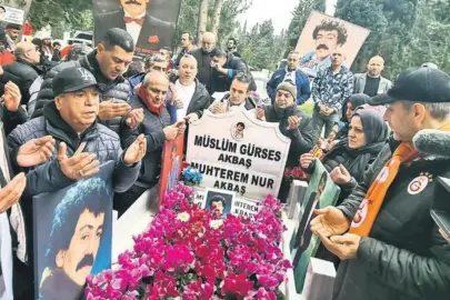 Mezarı başında anıldı