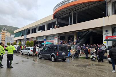 Pazar yerinde bıçaklı kavga: 2 yaralı