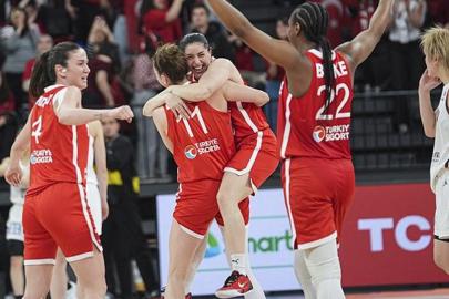 Potanın Perileri Dünya Kupası yolunda 2. galibiyetini aldı... Türkiye - Japonya maç sonucu 75-67