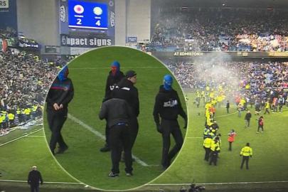 Rangers - Celtic derbisinde holiganlardan maskeli saha işgali! Korku dolu anlar...