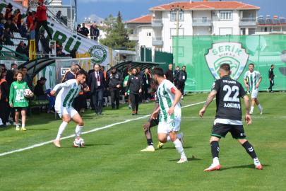 Serik Spor, taraftarına çifte bayram yaşattı: 2-0
