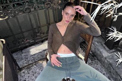 Taze anne oyuncu Bestemsu Özdemir ilk kez bebeğinin yüzünü gösterdi