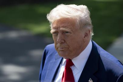 Trump'tan İran mesajı: Ağır darbe alıyorlar