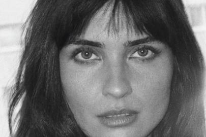 Tuba Büyüküstün'ün yeni filminden ilk fotoğraflar! Koltuk altına yorum yağdı