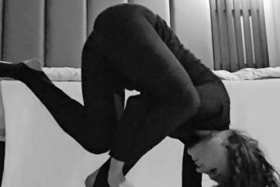 Uzak Şehir'in Fidan'ı İlkay Kayku'dan yoga pozları geldi