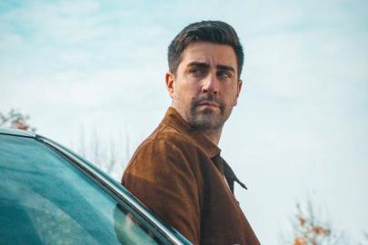 Yaş farkı olay olmuştu! Oyuncu Çağlar Ertuğrul partner tartışmasıyla ilgili konuştu