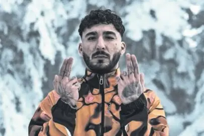 Yeni şarkısıyla trendlerde!