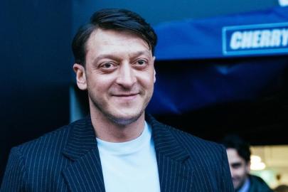 3 çocuk babası Mesut Özil'den yeni paylaşım! Yürekleri ısıttı