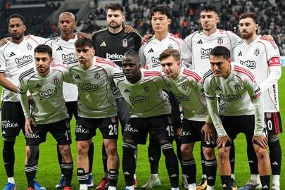 Beşiktaş'ın yıldızına Antalyaspor maçında şok protesto!