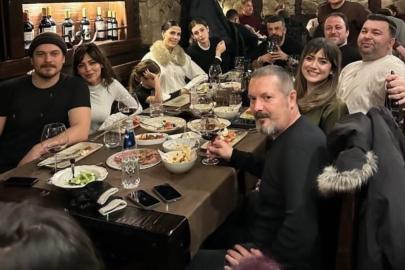 Çağatay Ulusoy, sevgilisi Aslıhan Malbora için gitar çaldı