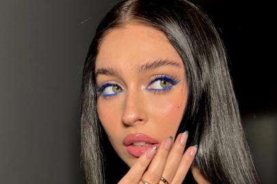 Cemre Baysel'den yeni kareler! Minili pozlarına beğeni yağdı