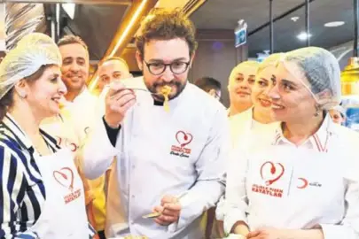 Danilo depremzede kadınlarla mutfakta buluştu