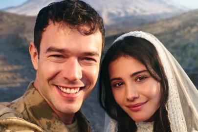 Dizi aşkı gerçek oldu! Aytaç Şaşmaz ve Helin Kandemir aşk yaşıyor