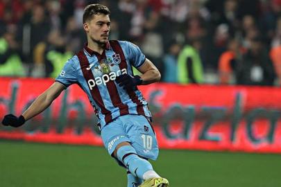 Ernest Muçi geri döndü... 'Bir iki hafta yürüyemedim bile'