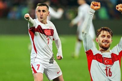 Fenerbahçe'de Beşiktaş derbisi öncesi millî mutluluk!