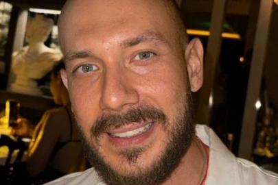 Fenomen Cem Özkökö, namaz kılmasını eleştirenlere cevap verdi: Dövme abdest geçiriyor