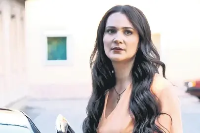 Geçmişle yüzleşen bir hikaye