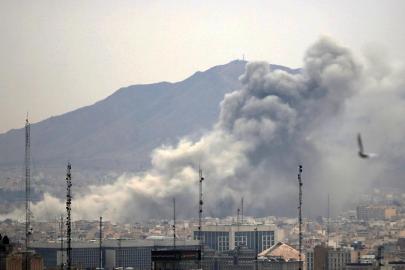 İsrail ordusu, İran'ın başkenti Tahran'a hava saldırısında sinagogu vurduğunu itiraf etti