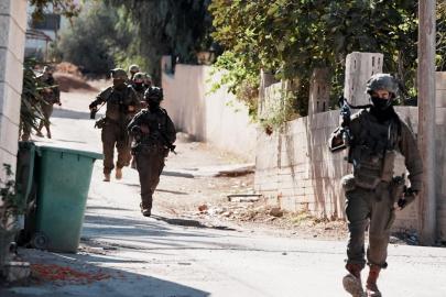 İsrail ordusu, Lübnan'a hava saldırılarında güvenlik güçlerini vurduğunu itiraf etti