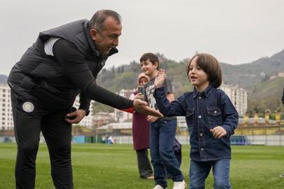 Otizmli bireylerden Rizespor'a ziyaret