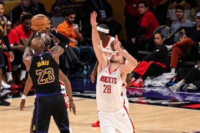 Rockets, Alperen'in "double double"ına rağmen Lakers'a kaybetti