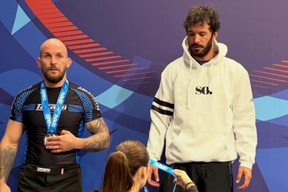 Şampiyon Barış Arduç'tan yeni poz! Kardeşini paylaştı