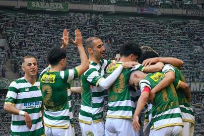 Şampiyon Bursaspor! Yeşil-beyazlılar 5 yıl sonra geri döndü, karnaval gibi maç | Bursaspor - Somaspor maç sonucu: 5-1 (Maç özeti)