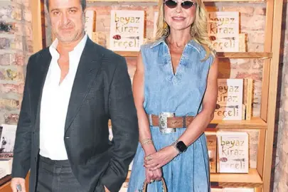 Sosyete merakta: Aşıklar mı arkadaşlar mı?