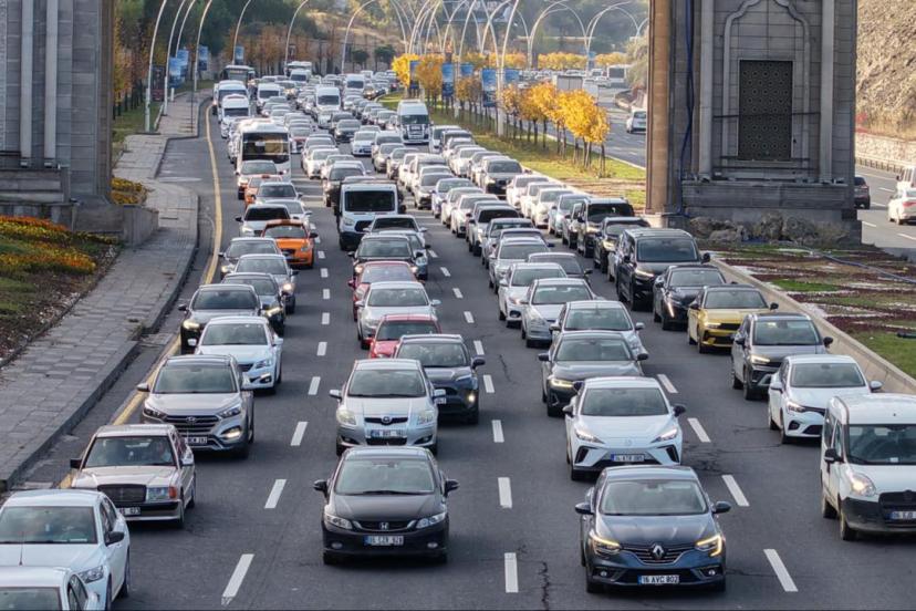 Trafiğe kaydedilen taşıtların yarısı 4 şehirde yer alıyor