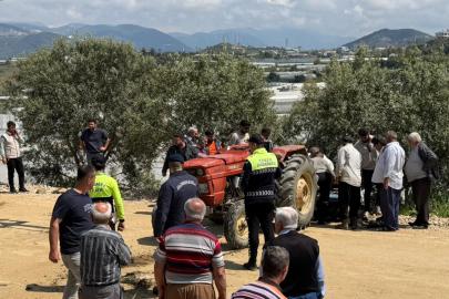 Traktör bahçeye devrildi, sürücüsü hayatını kaybetti