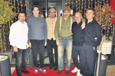 Ünlüler milli coşkuyu bir arada yaşadı