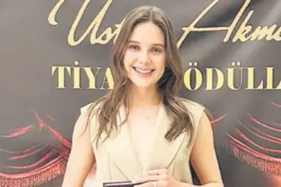 Alina Boz’a ‘Yılın Umut Veren Kadın Oyuncusu’ ödülü