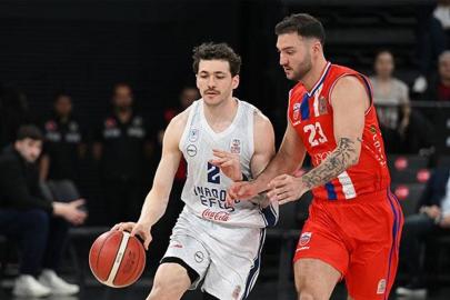 Anadolu Efes sahasında Büyükçekmece'yi devirdi