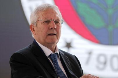 Aziz Yıldırım Fenerbahçe başkanlığına aday oldu