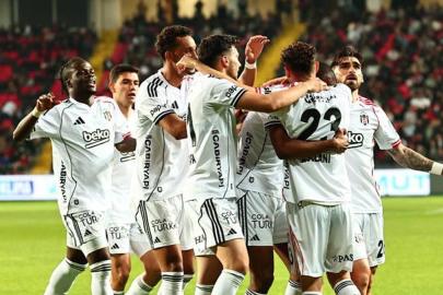 'Ben hayatımda böylesini yaşamadım' Nihat Kahveci, Beşiktaş'ın yıldızını yerden yere vurdu
