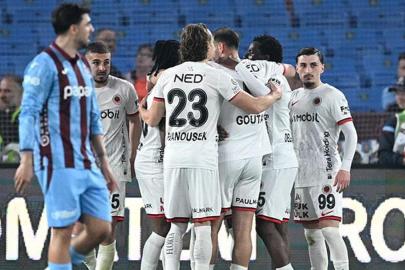 CANLI | GENÇLER BAŞARDI! Trabzon'da 3 puan 3 golle geldi... Trabzonspor - Gençlerbirliği maç sonucu 0-2