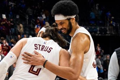 Cavs uzatmalarda kazandı, seride öne geçti
