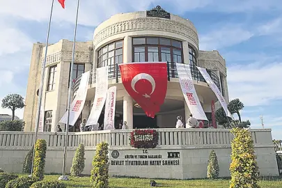 Devlet Tiyatroları tarihi meclis binasında perdelerini açtı
