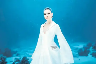 Ece Mumay’dan güçlü kadın şarkısı