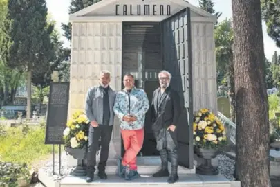 Mezarlıkta belgesel gösterimi