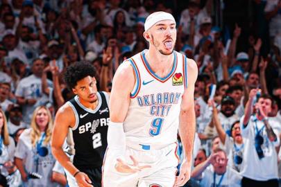 Oklahoma City Thunder, NBA Batı Konferansı final serisinde 3-2 öne geçti