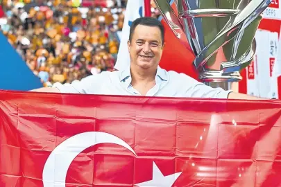 Sanat dünyasından Acun Ilıcalı'ya kutlama: ‘Tüylerimiz diken diken oldu’