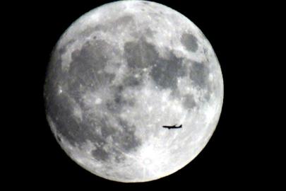 SpaceX roketi Ay'a çarpmak üzere