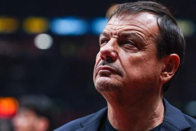 Ergin Ataman'dan Olympiakos'a tepki: Türk olmaktan gurur duyduğumu bilin