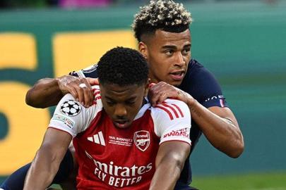 UEFA finallerinin kaybedeni Arsenal