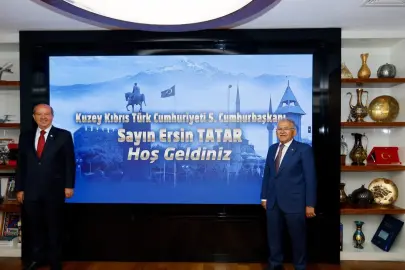 Ersin Tatar'dan Memduh Büyükkılıç'a 'Türk Dünyası' tebriği