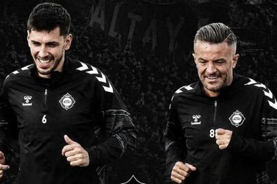 Altay'dan kaptanlara veda; Ceyhun Gülselam ve Özgür Özkaya futbolu bıraktı